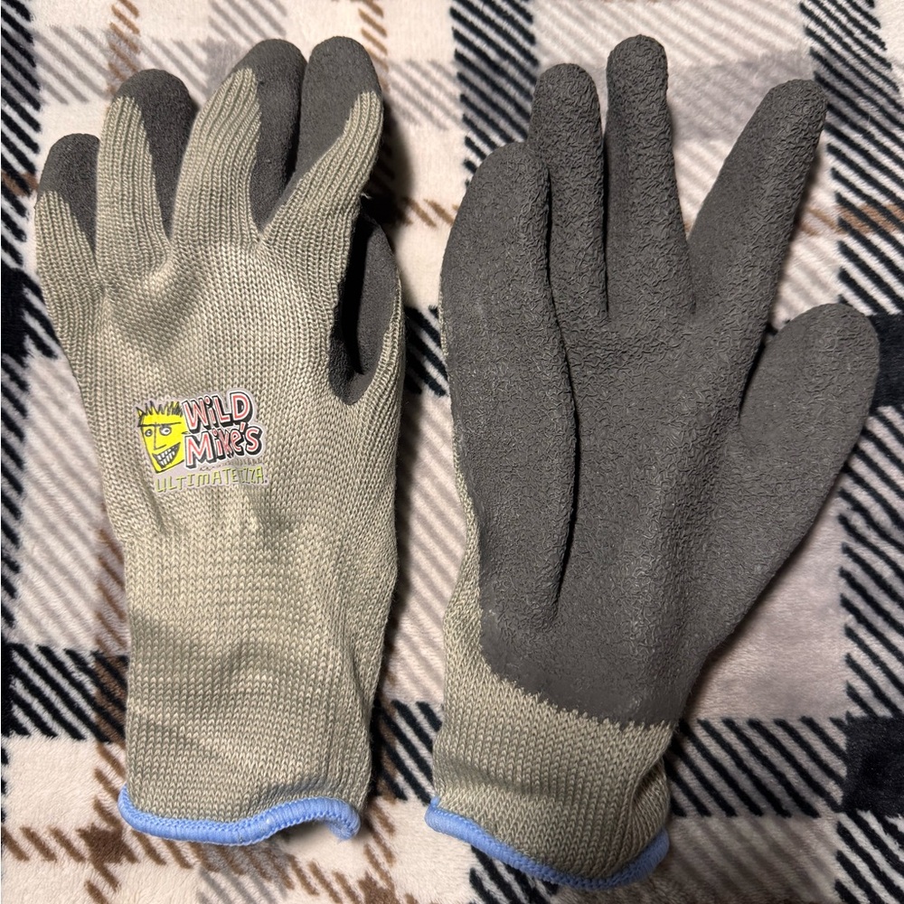 Wild Mikes Gray and Beige Gloves